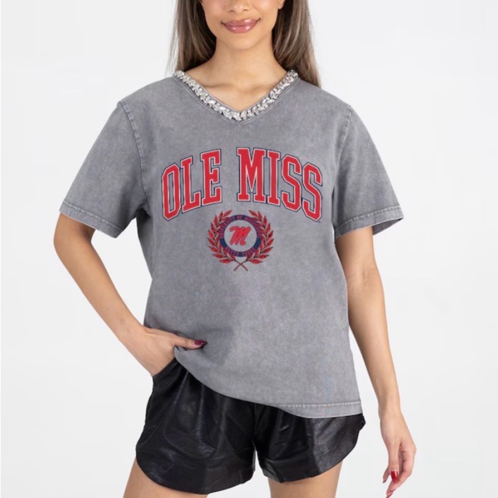 Gameday Couture Women’s‎ Ole Miss Rebels Iconic Edge Rhinestone V-neck SEC Med